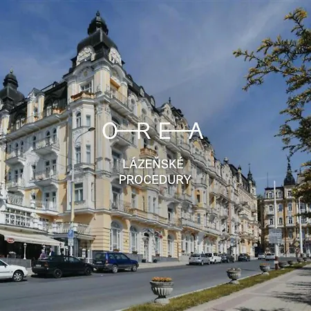 ホテル Orea Palace Zvon 4*